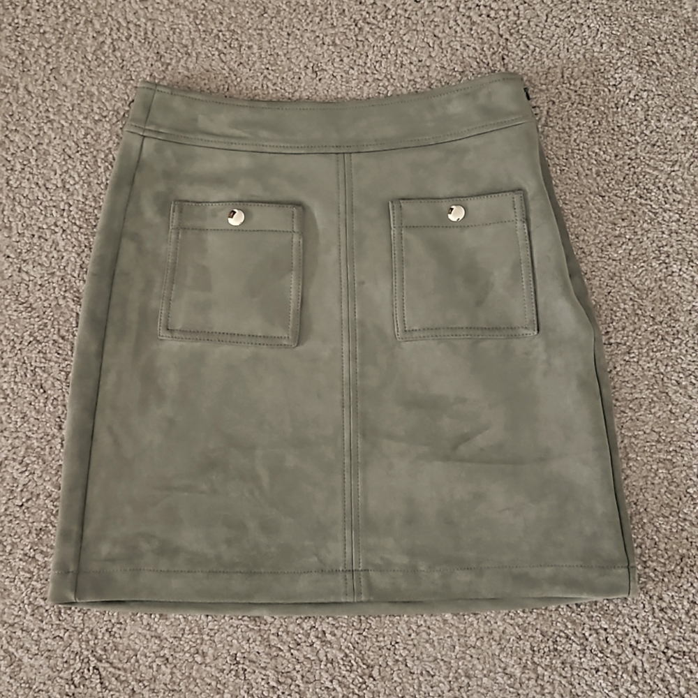 *New* Loft faux suede pocket skirt